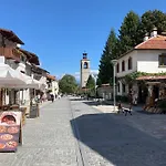 Deluxe 200m From Road